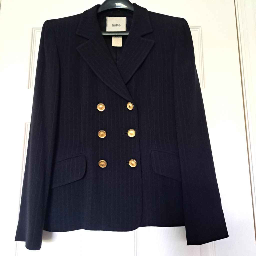 Stylish Black Jacket And Skirt Suit Wool Blend Made In Italy Vintage Size 8